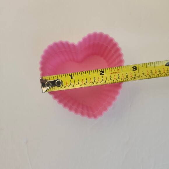 Wilton Silicone Muffin Baking Cup Lot Of 30 Hearts Flowers Squares Multi-Color - Picture 11 of 12